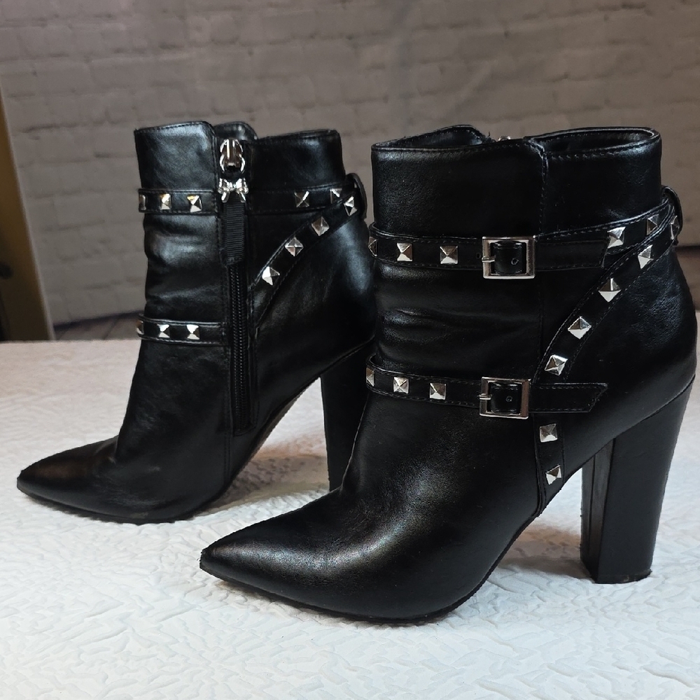 Betseyville Black Studded Pointed Toe Ankle Booties Size 7 - Picture 5 of 9
